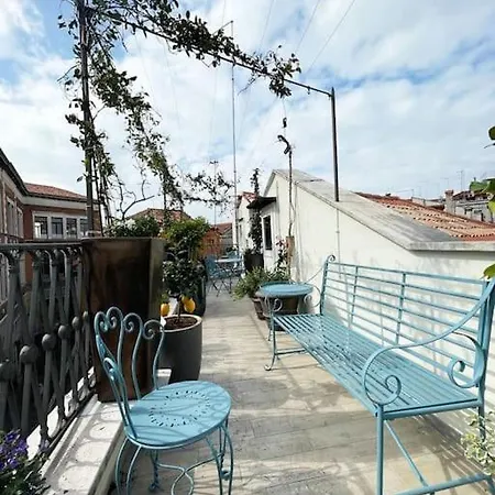 Cà Cornelia - A Rooftop Terrace With Dazzling View