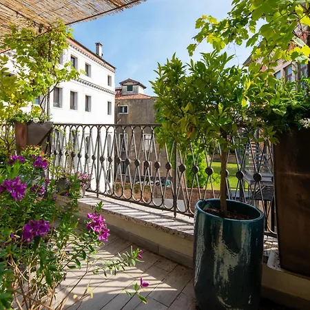 Ca Cornelia - A Rooftop Terrace With Dazzling View アパート *
