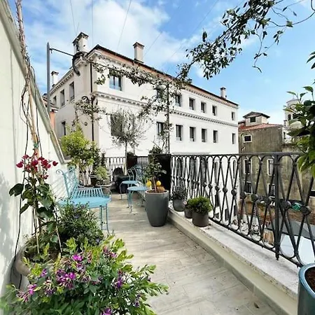 Ca Cornelia - A Rooftop Terrace With Dazzling View Lejlighed