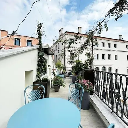 Ca Cornelia - A Rooftop Terrace With Dazzling View Lejlighed