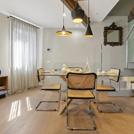 Ca Cornelia - A Rooftop Terrace With Dazzling View