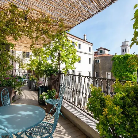 Ca Cornelia - A Rooftop Terrace With Dazzling View Lägenhet