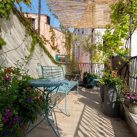 Ca Cornelia - A Rooftop Terrace With Dazzling View