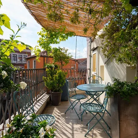 Ca Cornelia - A Rooftop Terrace With Dazzling View Lejlighed