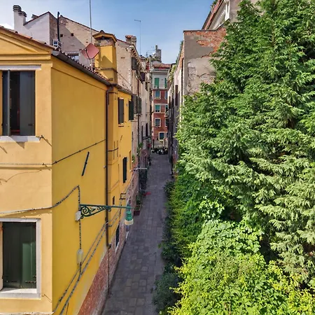 Ca Cornelia - A Rooftop Terrace With Dazzling View
