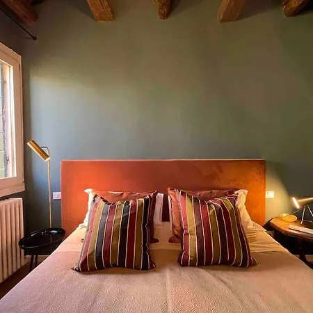 Cà Cornelia - A Rooftop Terrace With Dazzling View